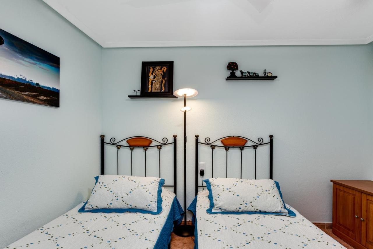 Apartaments Amalia On The Beach Torrevieja Buitenkant foto