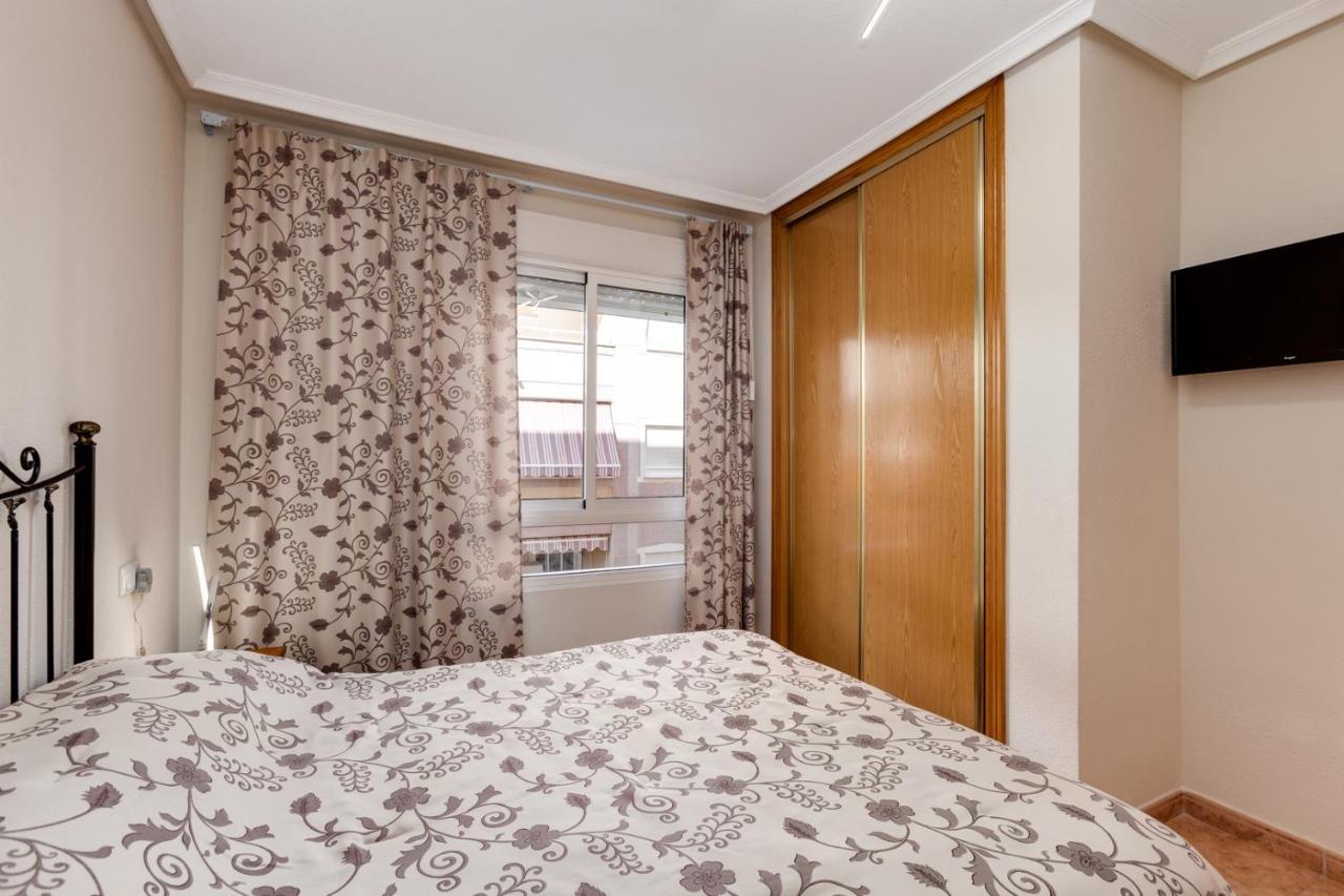 Apartaments Amalia On The Beach Torrevieja Buitenkant foto