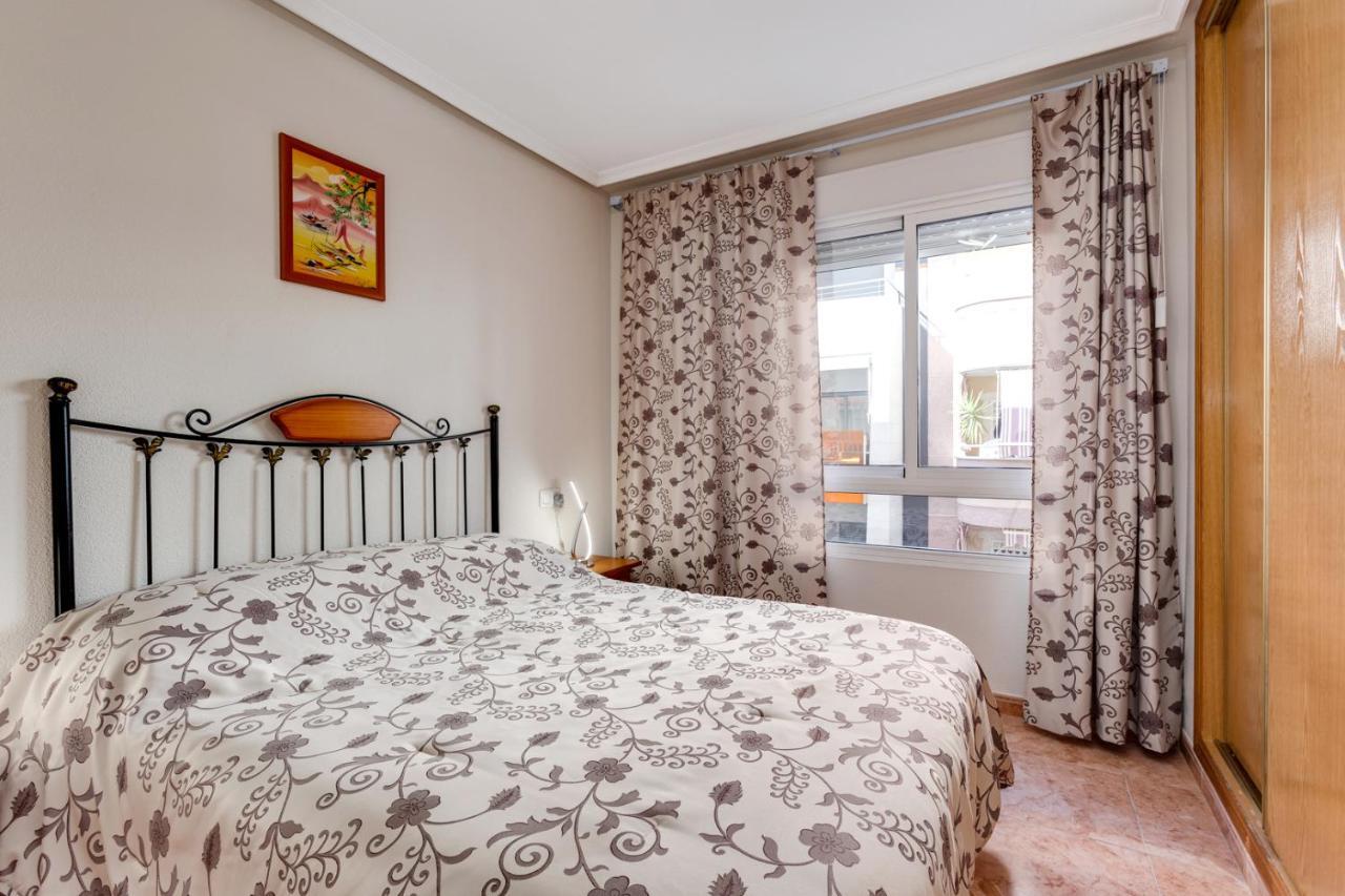 Apartaments Amalia On The Beach Torrevieja Buitenkant foto