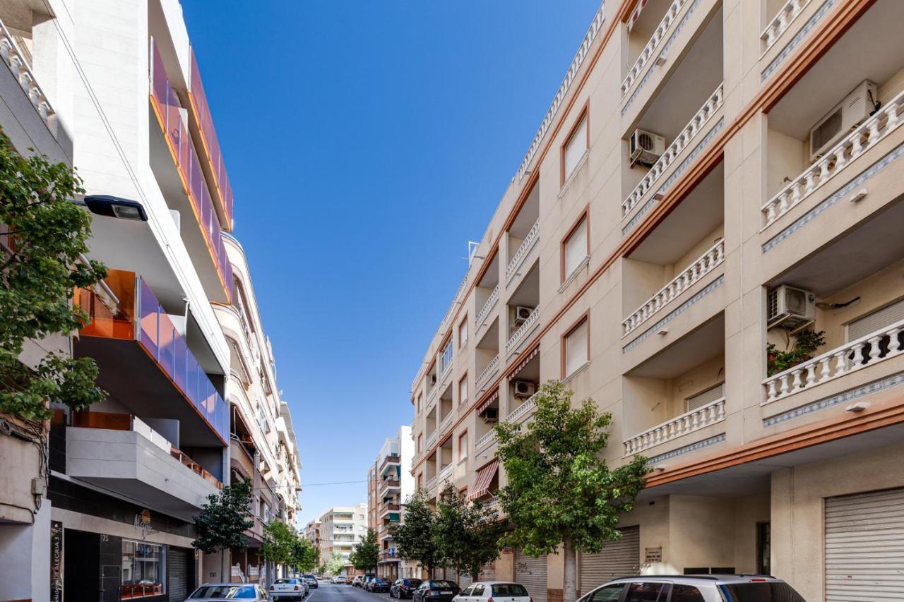 Apartaments Amalia On The Beach Torrevieja Buitenkant foto